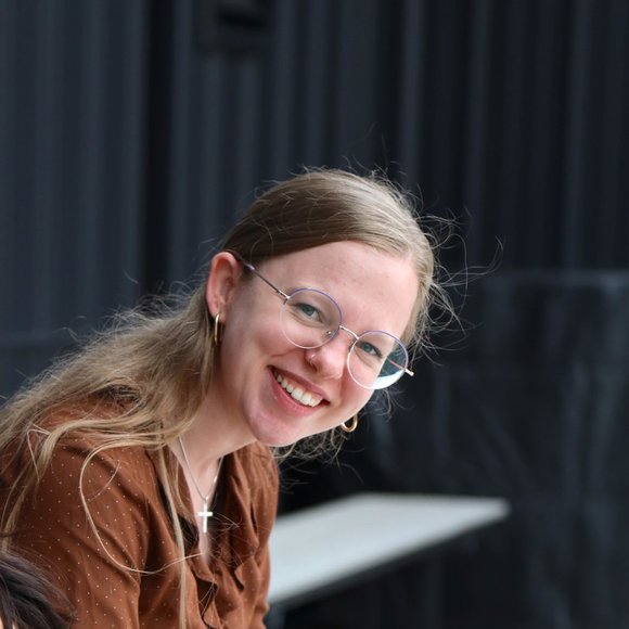 Meet your Posher, Breanna - Picture 1 of 1